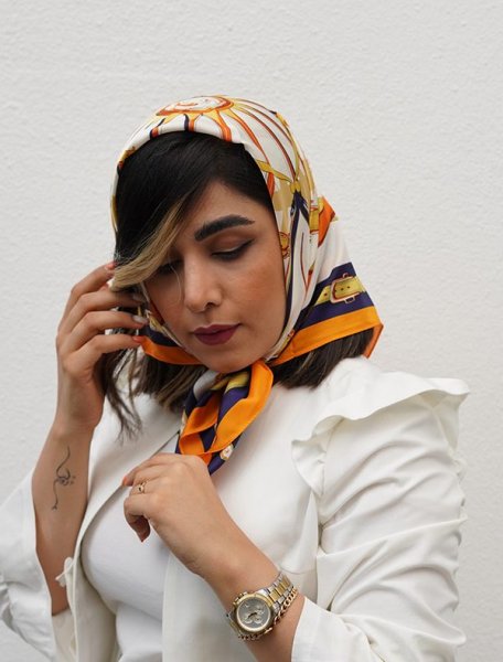 عکس مینی اسکارف ساتن
