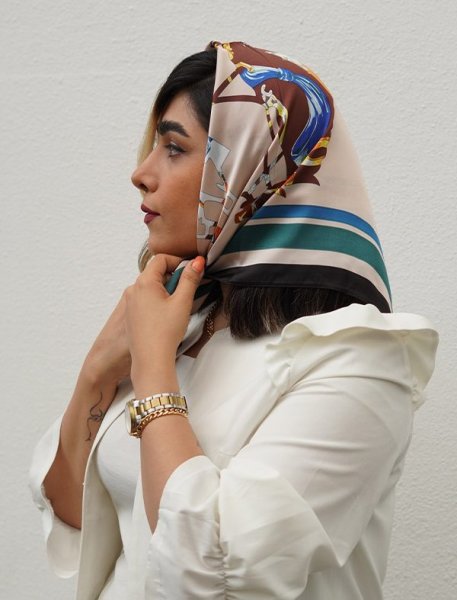 عکس مینی اسکارف ساتن