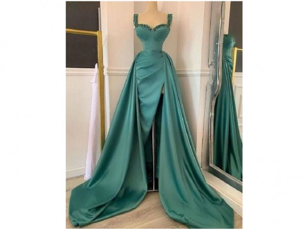 عکس مدل لباس مجلسی ساده و شیک زنانه