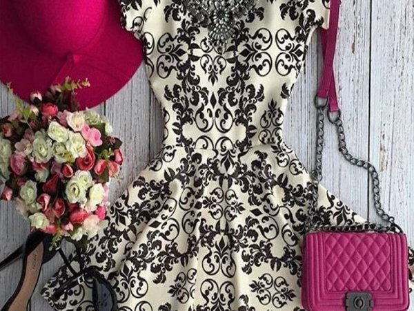 عکس لباس مجلسی ساده و شیک زنانه کوتاه