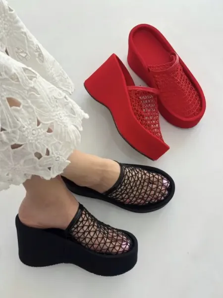 عکس صندل پاشنه بلند لژدار