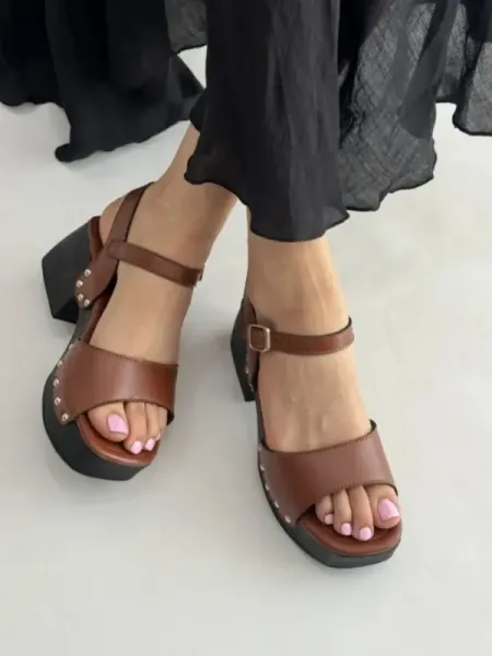  عکس صندل پاشنه بلند لژدار