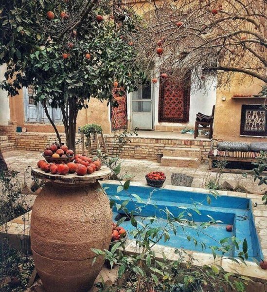  عکس حیاط قدیمی با حوض