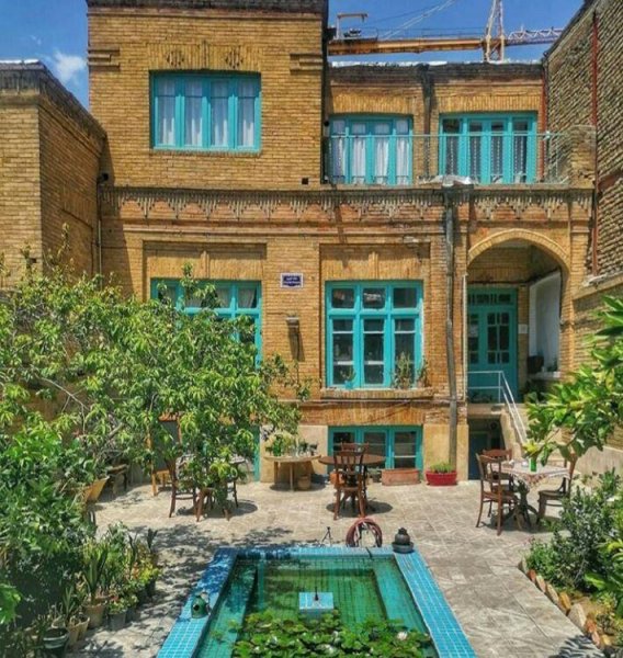  عکس حیاط قدیمی با حوض
