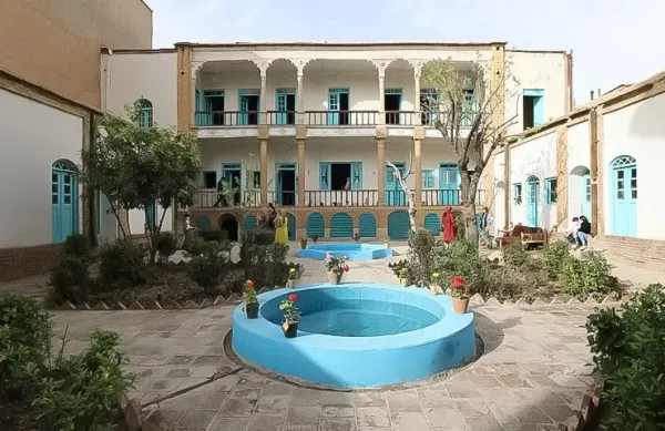  عکس ایوان خانه های قدیمی