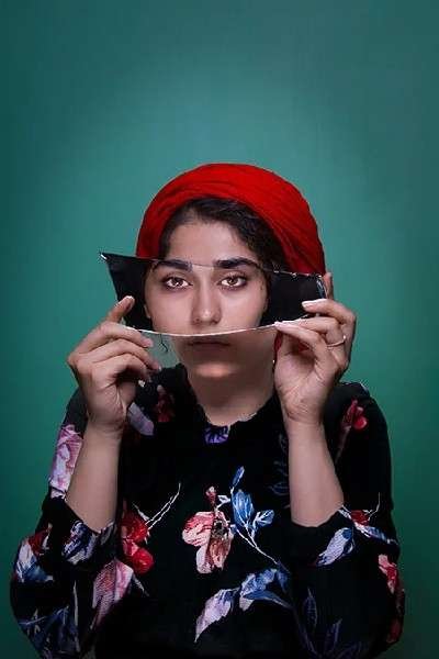  ایده عکاسی با آینه در خانه