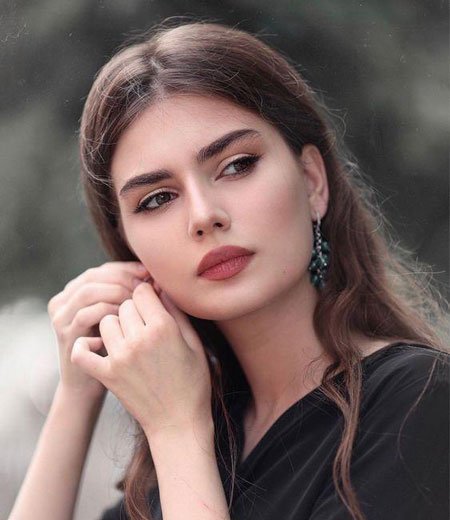  عکس دختر با ارایش ساده