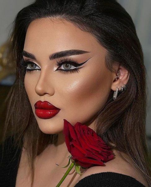  عکس میکاپ اسموکی عربی عروس