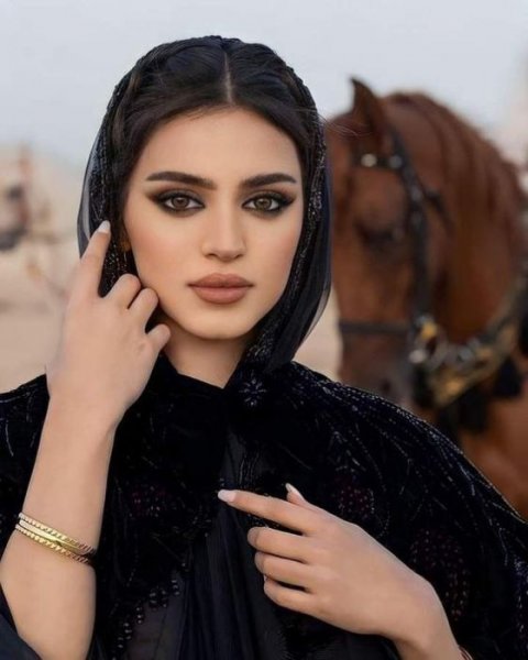  عکس میکاپ اسموکی عربی عروس
