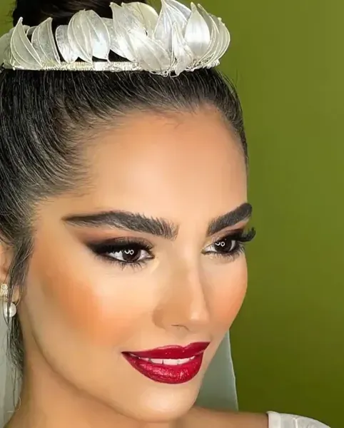  عکس میکاپ عقد با رژ قرمز
