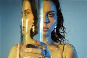  عکس دختر با آرایش زیبا برای پروفایل
