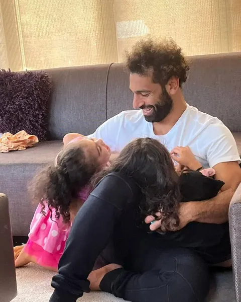  عکس محمد صلاح و همسرش در استخر