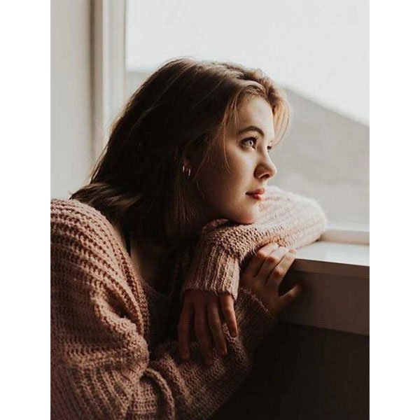  ژست عکاسی دخترانه در خانه برای پروفایل