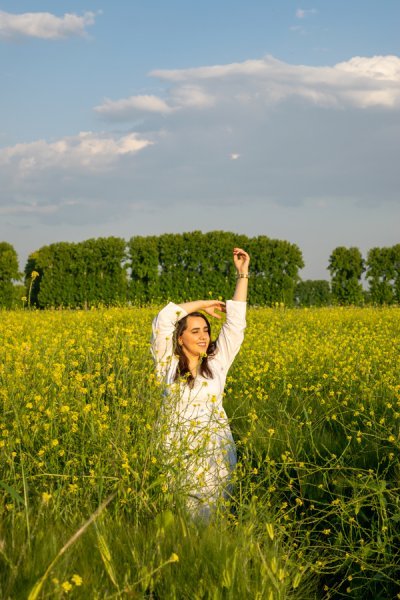  ژست عکاسی در کوه دخترانه