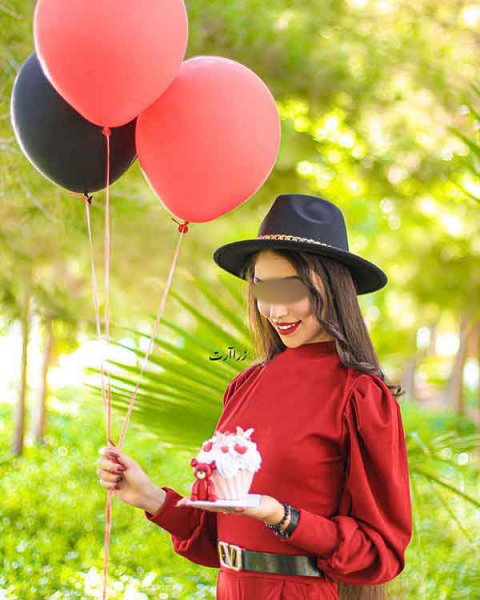 ژست عکس تولد در طبیعت با کیک