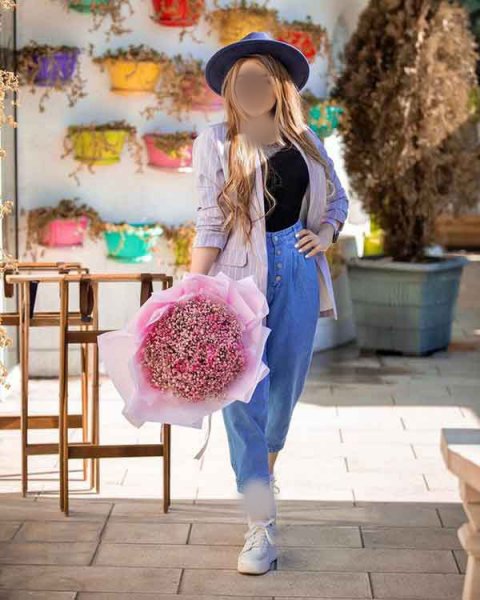 ژست عکس تولد در طبیعت با کیک