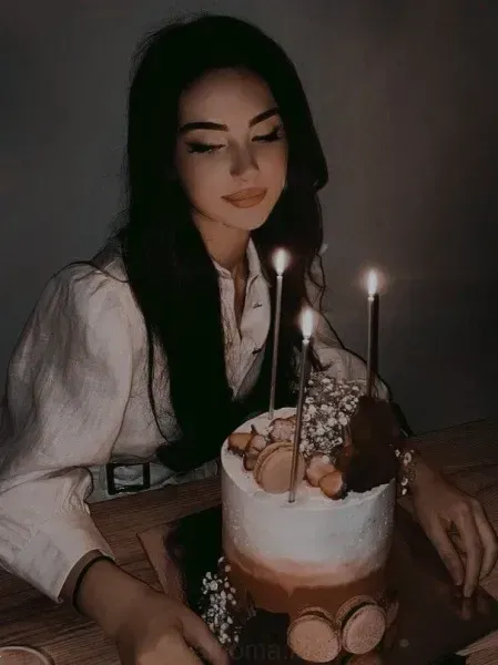  ژست عکاسی در کافه دونفره