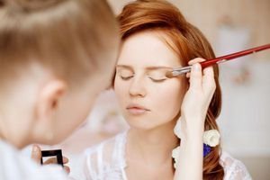 فانتزی عکس پروفایل آرایشگری زنانه