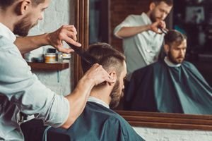  ژست عکاسی در ارایشگاه مردانه