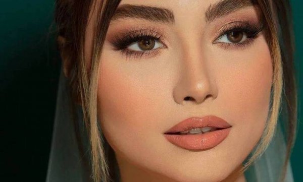  میکاپ نود صورتی