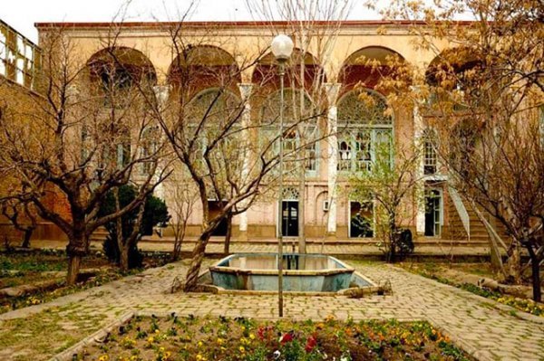 عکس خانه ویلایی کوچک