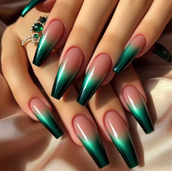  طرح ناخن شیک و باکلاس ۱۴۰۵ سبز