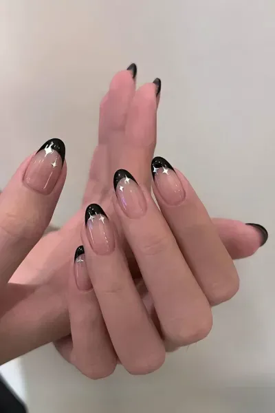  طرح ناخن شیک و باکلاس ۱۴۰۵ مشکی