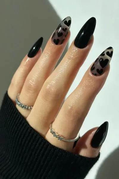  طرح ناخن شیک و باکلاس ۱۴۰۵ مشکی