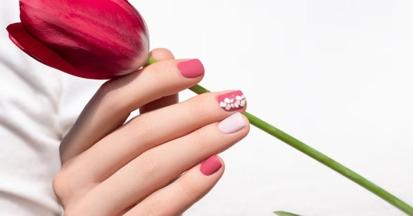 ناخن تابستانی رنگی فانتزی