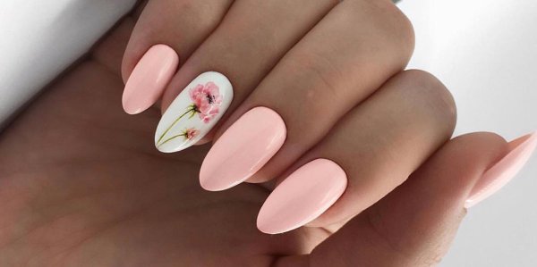طرح ناخن مینیمال بهاری