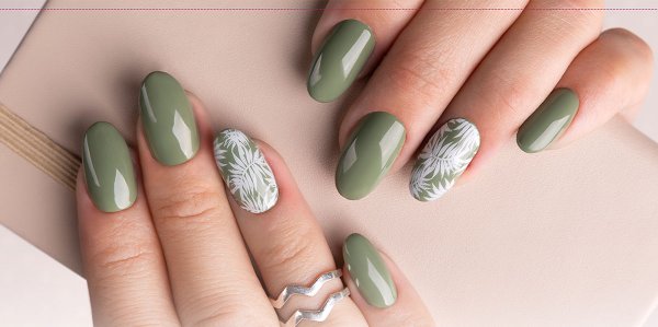 طرح ناخن مینیمال بهاری