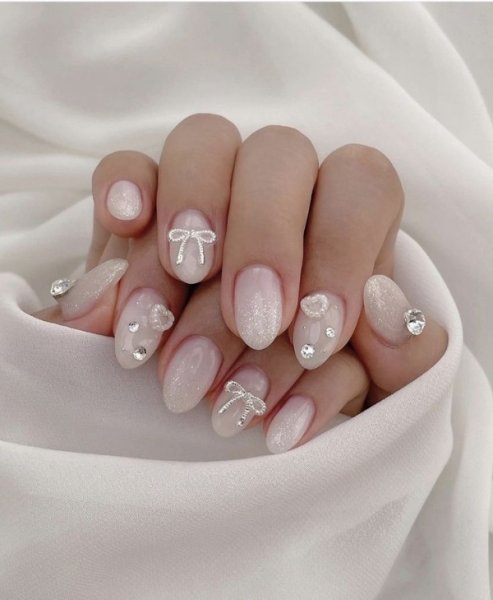 طرح ناخن پینترستی پاپیون