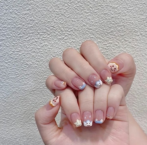 عکس طرح ناخن شیک و باکلاس کوتاه