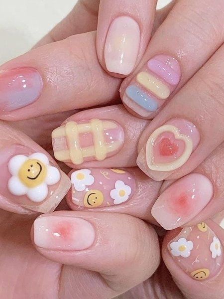 عکس طرح ناخن شیک و باکلاس کوتاه