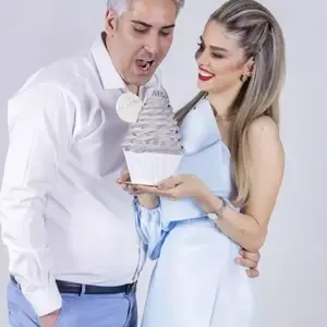  ژست عکس دونفره عاشقانه در اتلیه