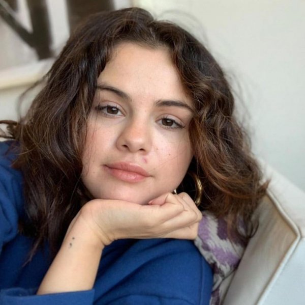 عکس سلنا گومز بدون آرایش