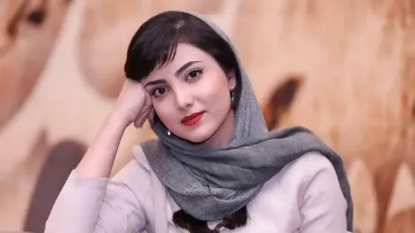  عکس زن ایرانی در خانه