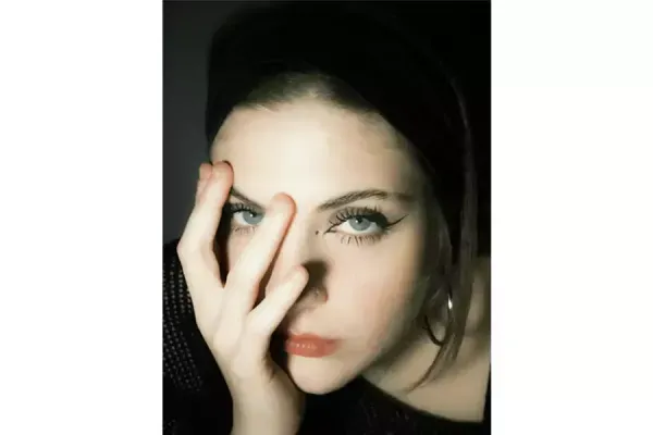  ژست عکاسی برای پروفایل