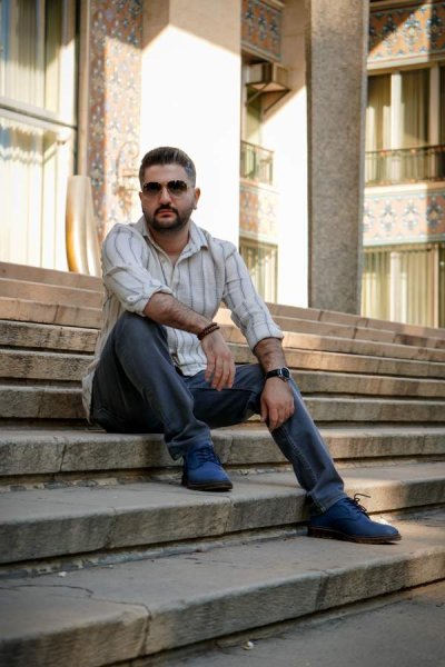 ژست عکس گرفتن تنهایی