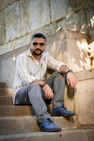 ژست عکس گرفتن تنهایی