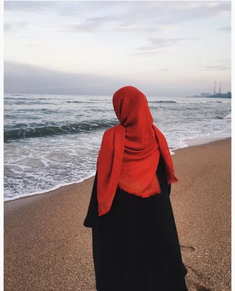 عکس دختر با حجاب لاکچری