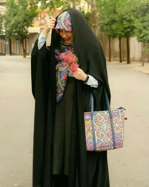 عکس دختر با حجاب لاکچری