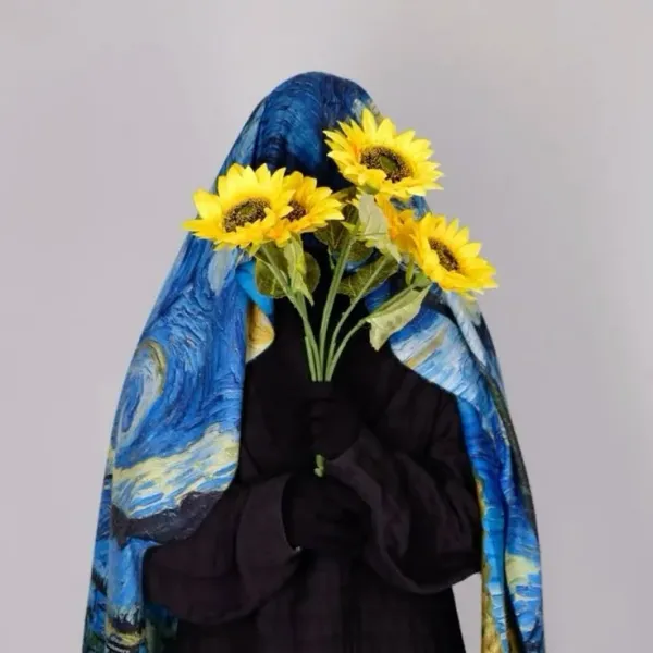 عکس دختر با حجاب لاکچری