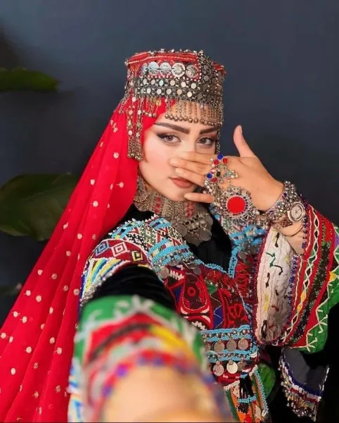 عکس دختر با حجاب لاکچری