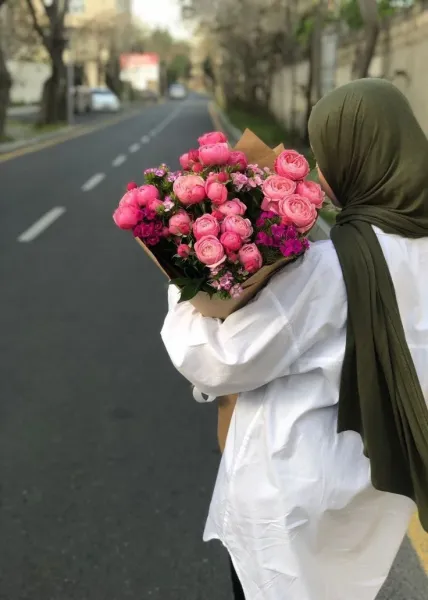 عکس دختر با حجاب لاکچری