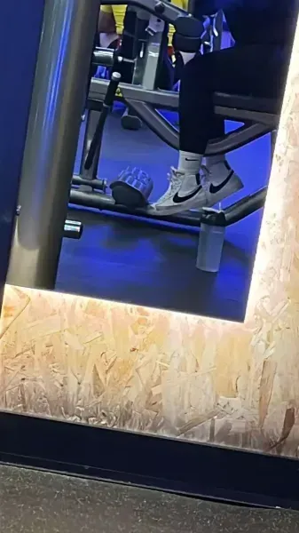  عکس دختر در باشگاه بدون چهره