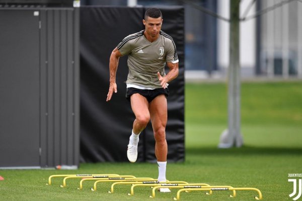  تمرین فوتبال در خانه رونالدو