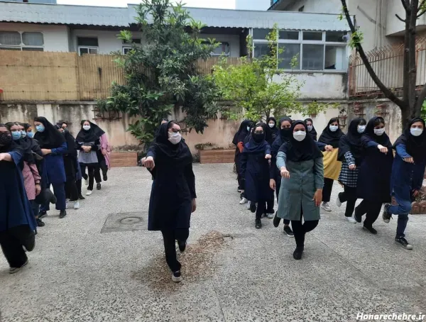  عکس ورزش صبحگاهی در مدرسه