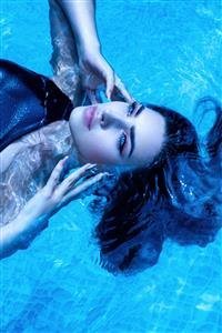  عکس شنا در استخر دخترانه