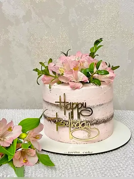 عکس کیک تولد مینیمال ساده